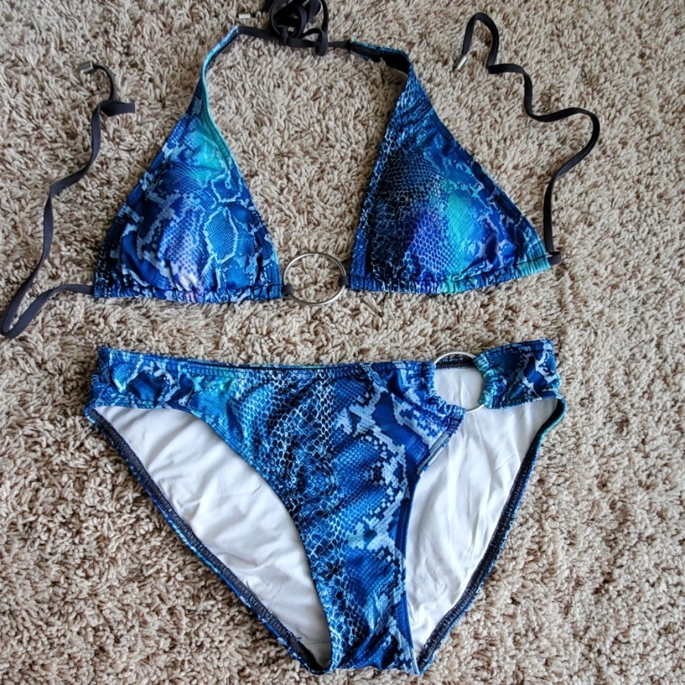 Snakeskin print bikini